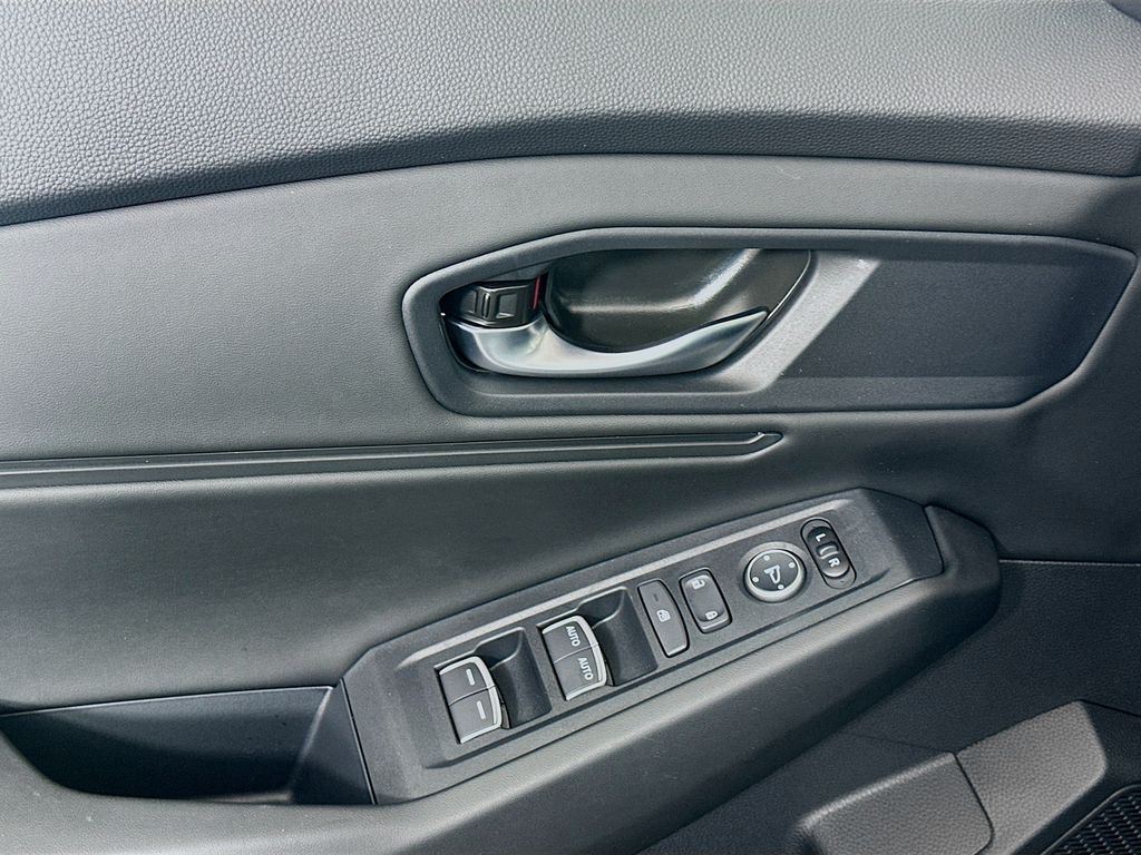 2025 Honda Accord SE photo 17