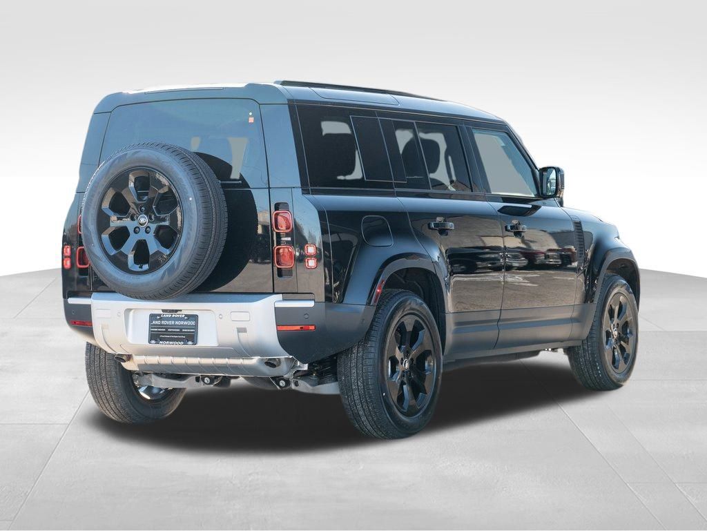 2025 Land Rover Defender 110 S photo 4