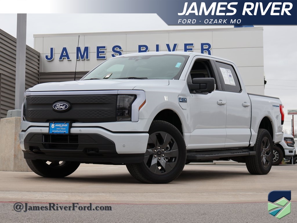 2025 Ford F-150 Lightning Flash's photo