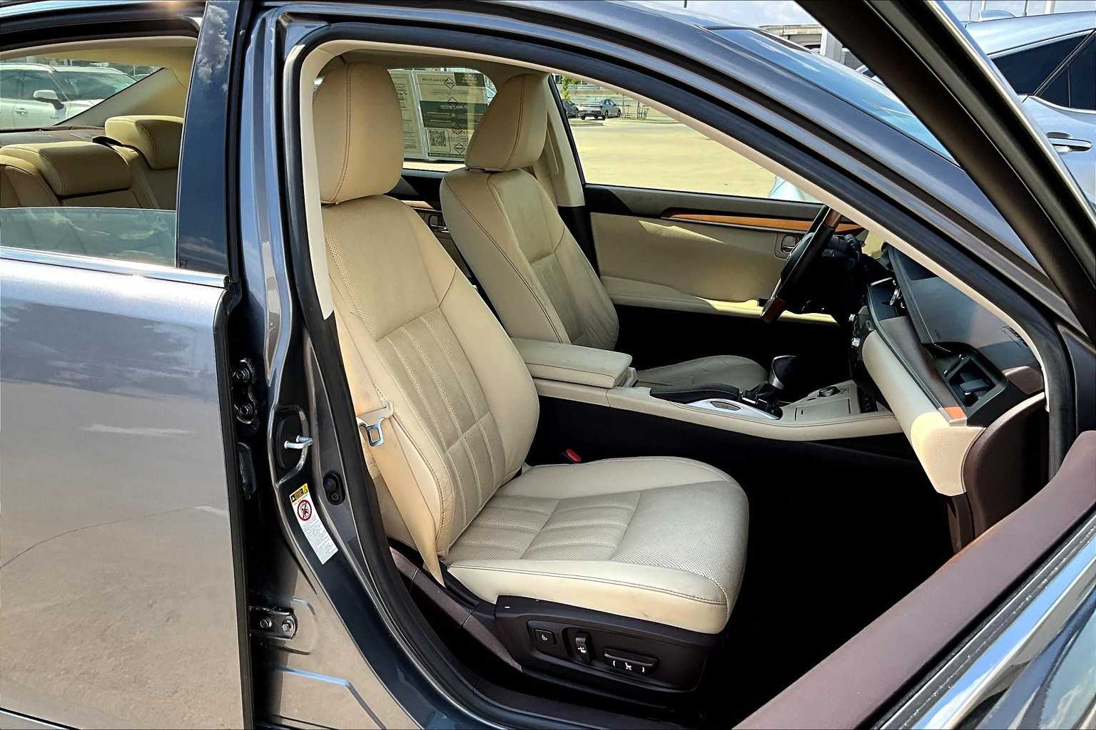 2016 Lexus ES 350 photo 7
