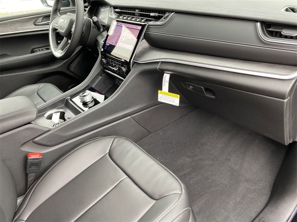 2025 Jeep Grand Cherokee Limited photo 32