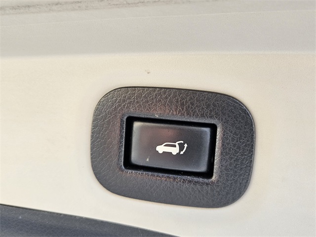 2019 Nissan Rogue SV photo 13