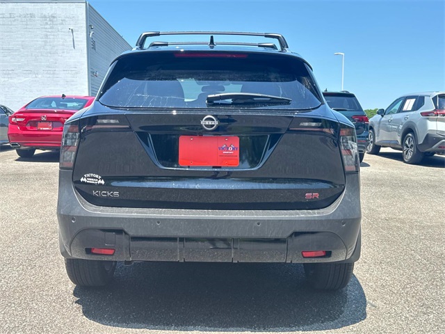 2025 Nissan Kicks SR photo 4