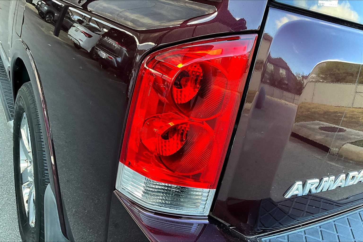 2013 Nissan Armada Platinum photo 25