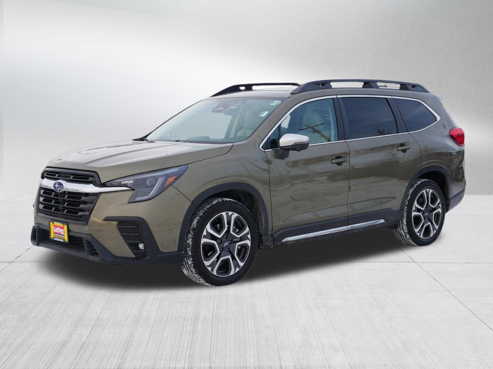 2023 Subaru Ascent Limited photo 3