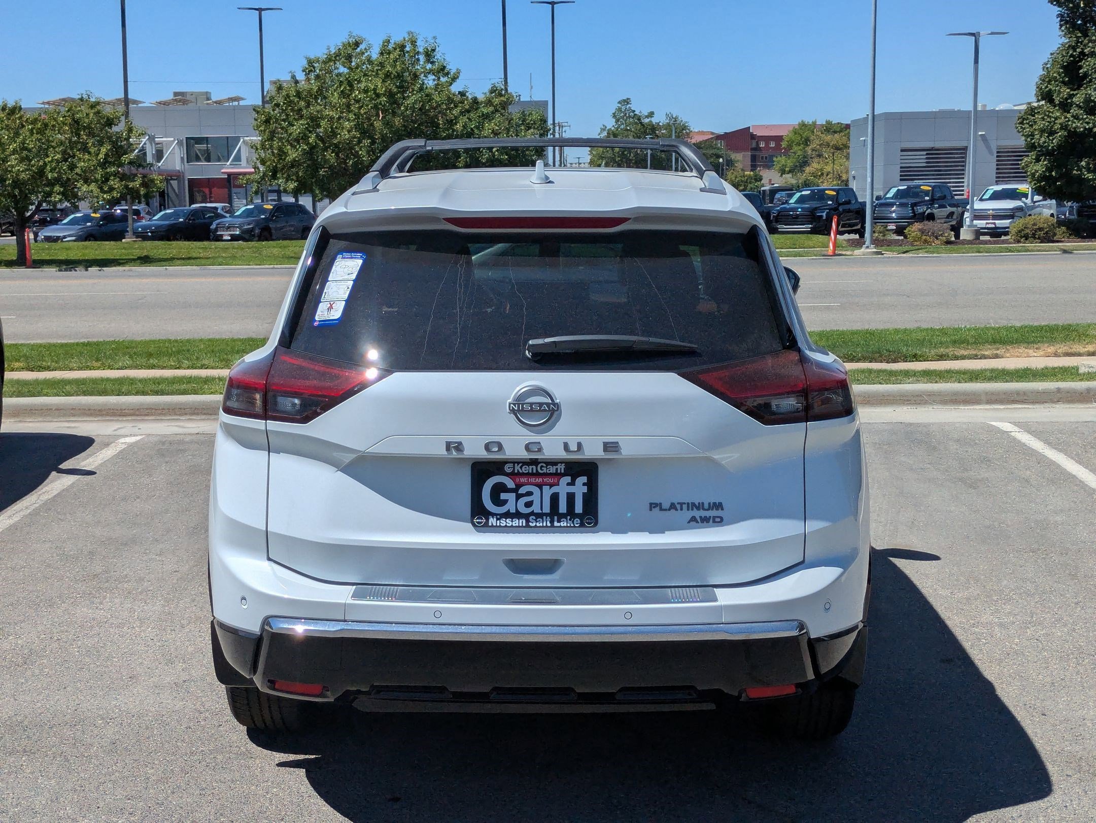 2025 Nissan Rogue Platinum photo 4