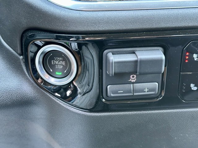 2025 Chevrolet Silverado 1500 LT photo 26