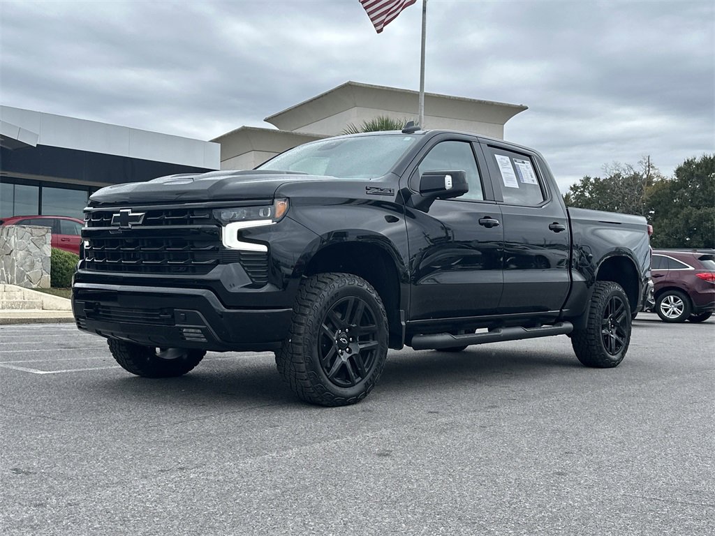 2023 Chevrolet Silverado 1500 LT Trail Boss photo 2