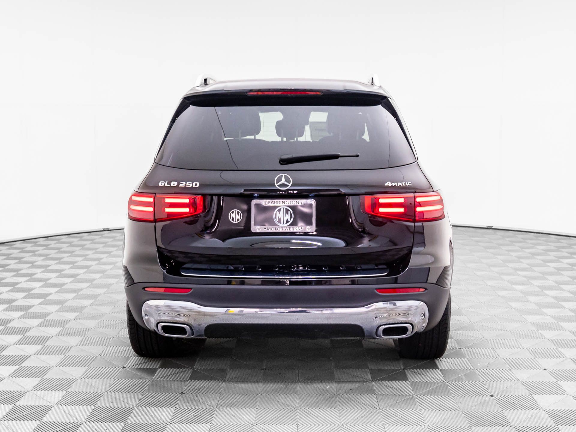 2026 Mercedes Benz GLB 250 4MATIC photo 4