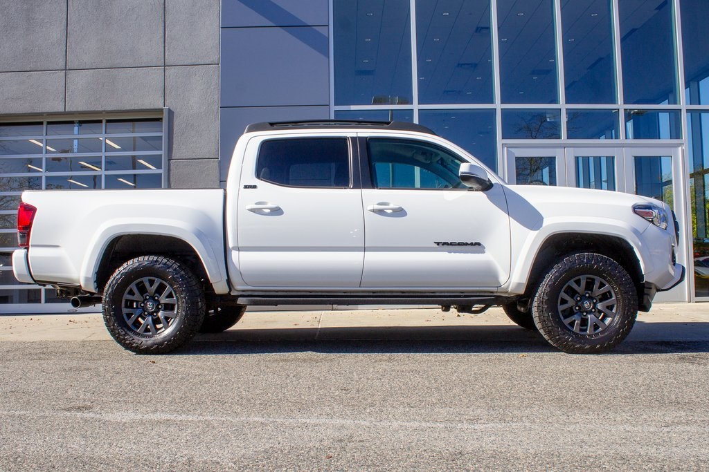 2023 Toyota Tacoma SR5 photo 3