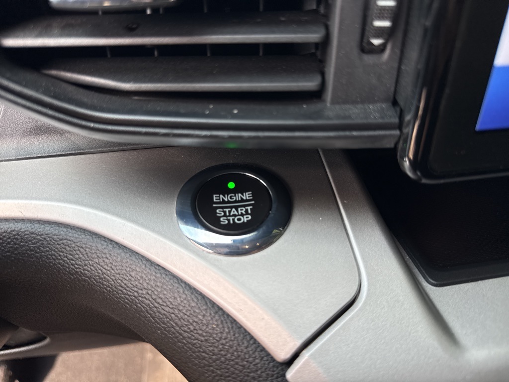 2021 Ford Explorer XLT photo 24