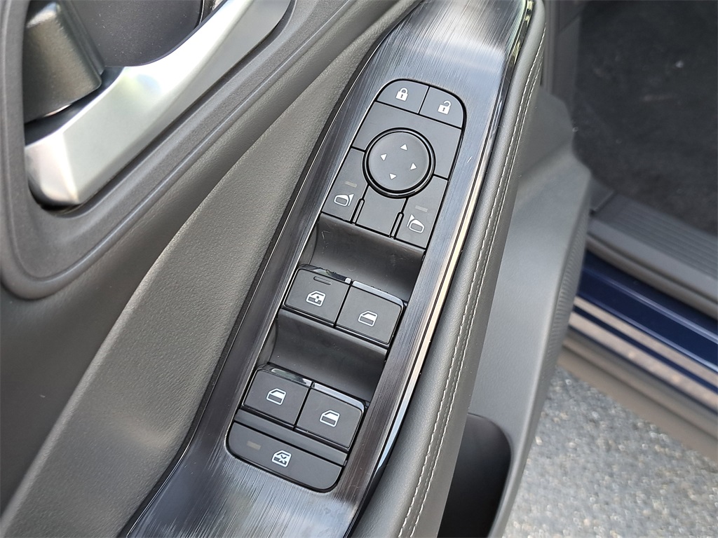2026 Nissan Rogue SV photo 22
