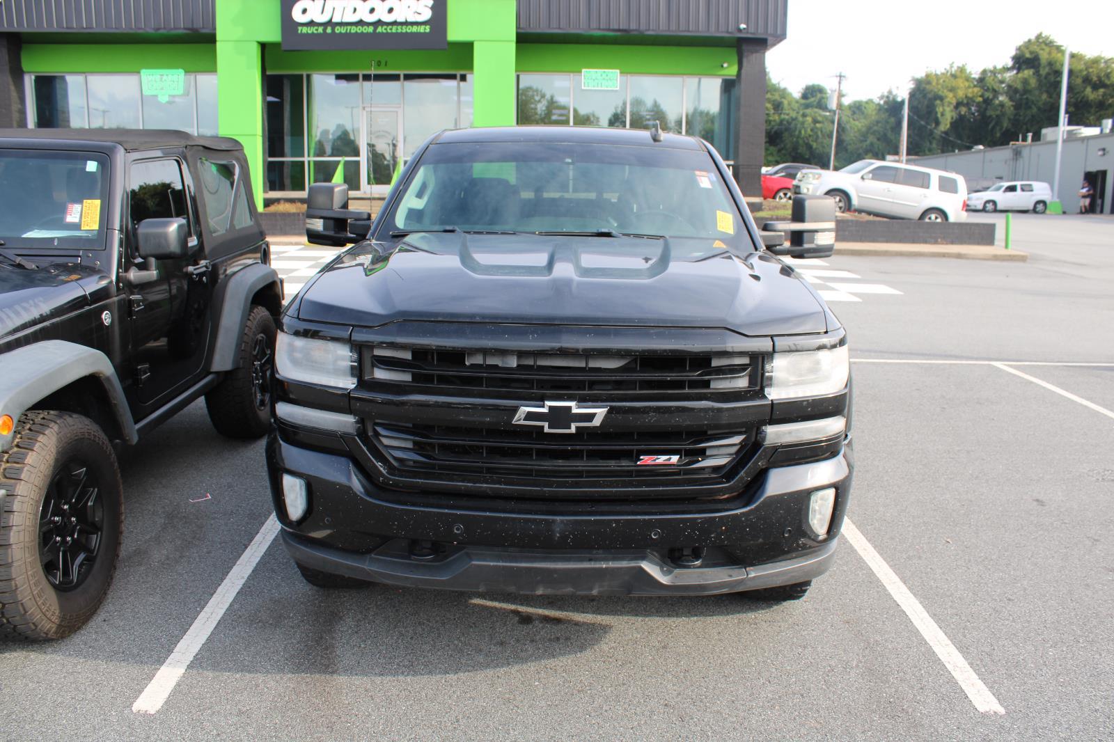 2016 Chevrolet Silverado 1500 LTZ photo 2