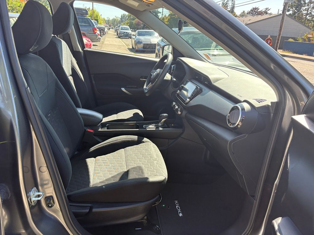 2024 Nissan Kicks SV photo 24