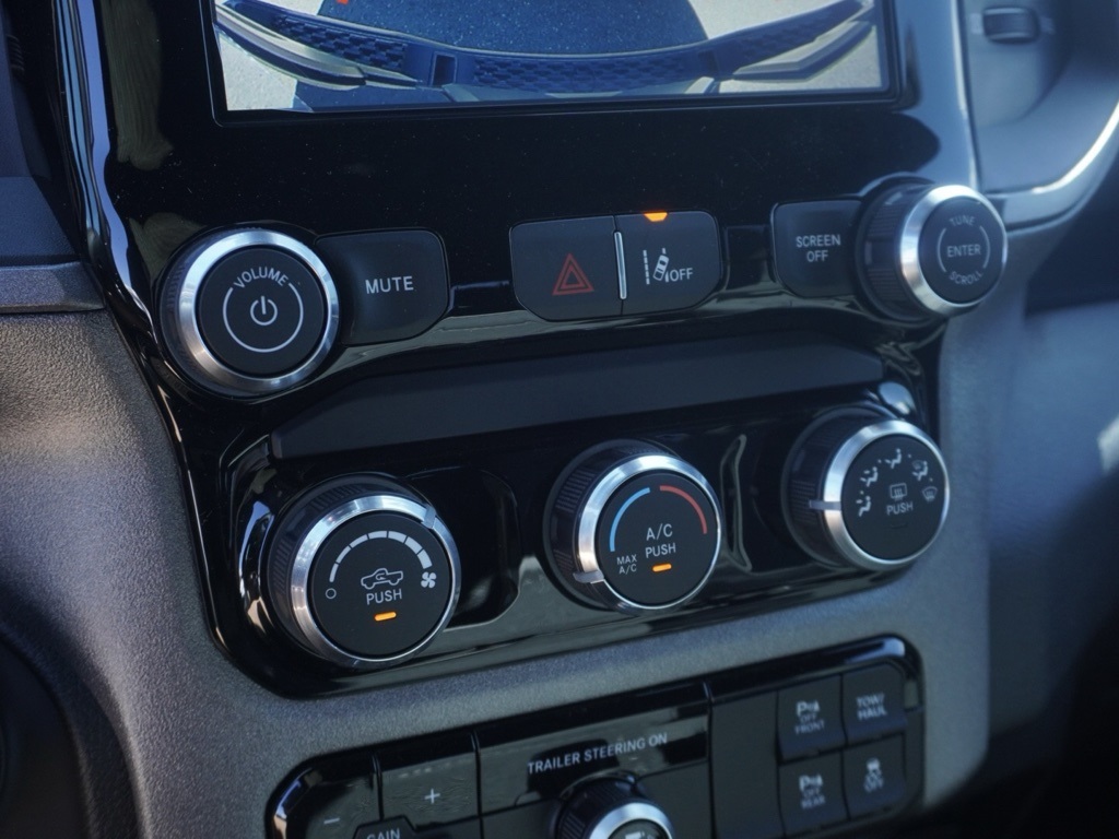 2026 Ram 1500 Warlock photo 18
