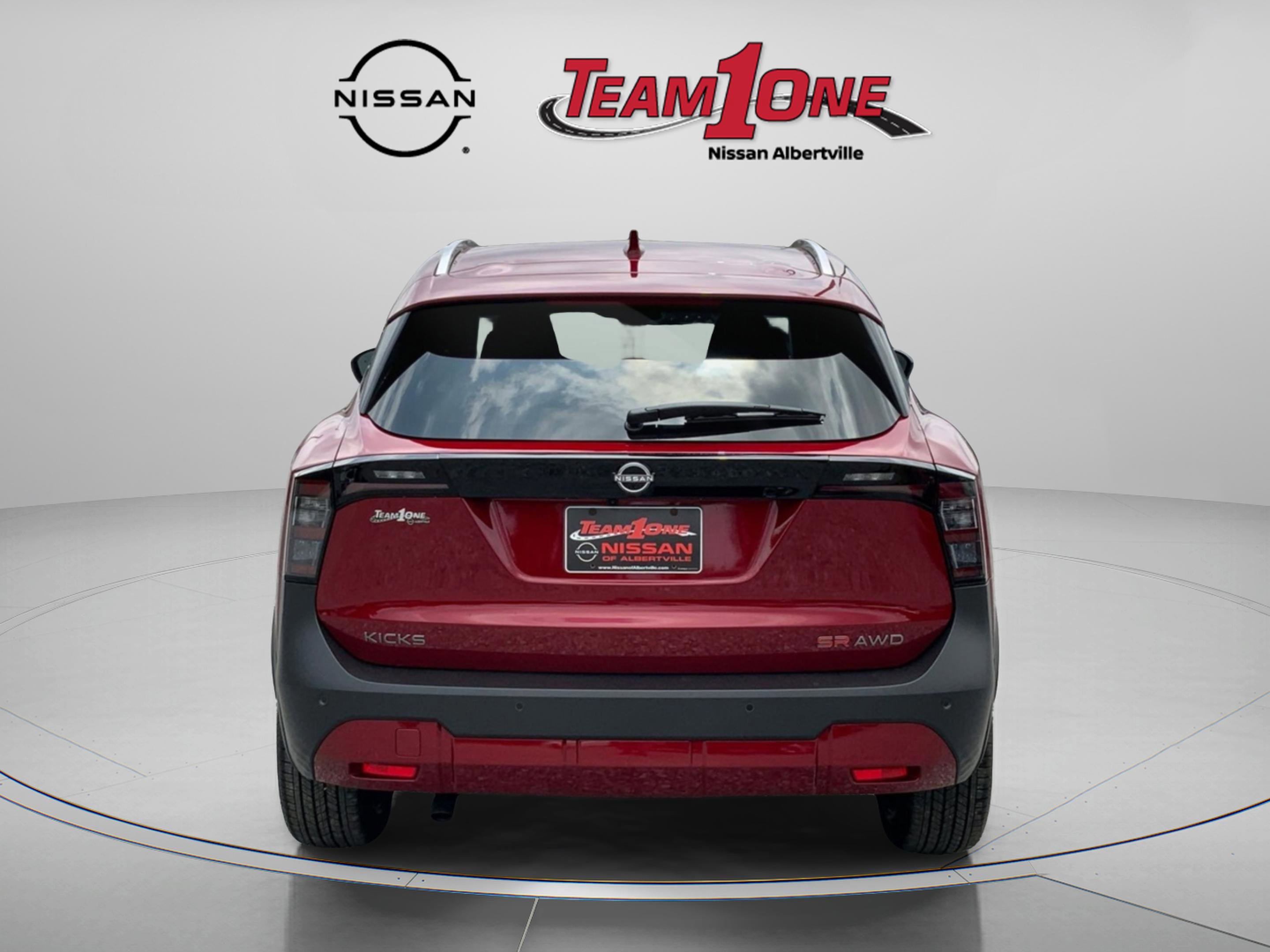 2025 Nissan Kicks SR photo 3