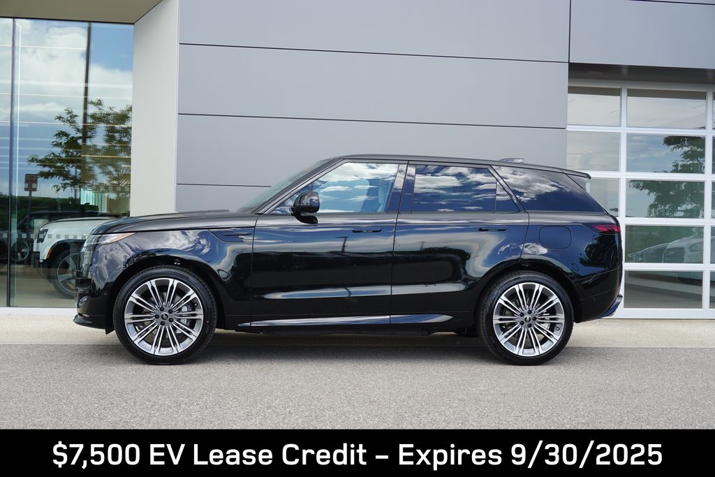 2025 Land Rover Range Rover Sport SE photo 6