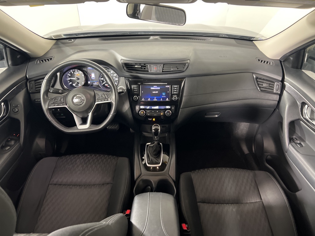 2018 Nissan Rogue SV photo 2