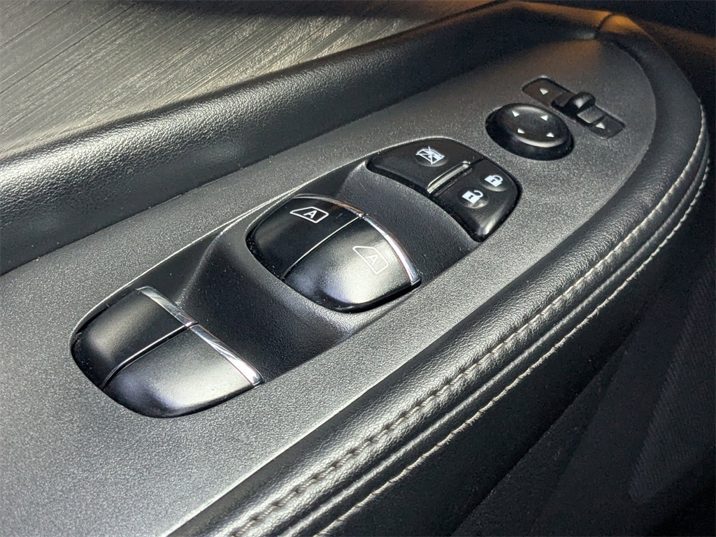 2017 Nissan Murano SL photo 22