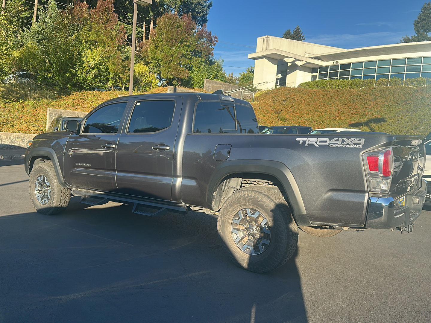 2022 Toyota Tacoma TRD photo 3