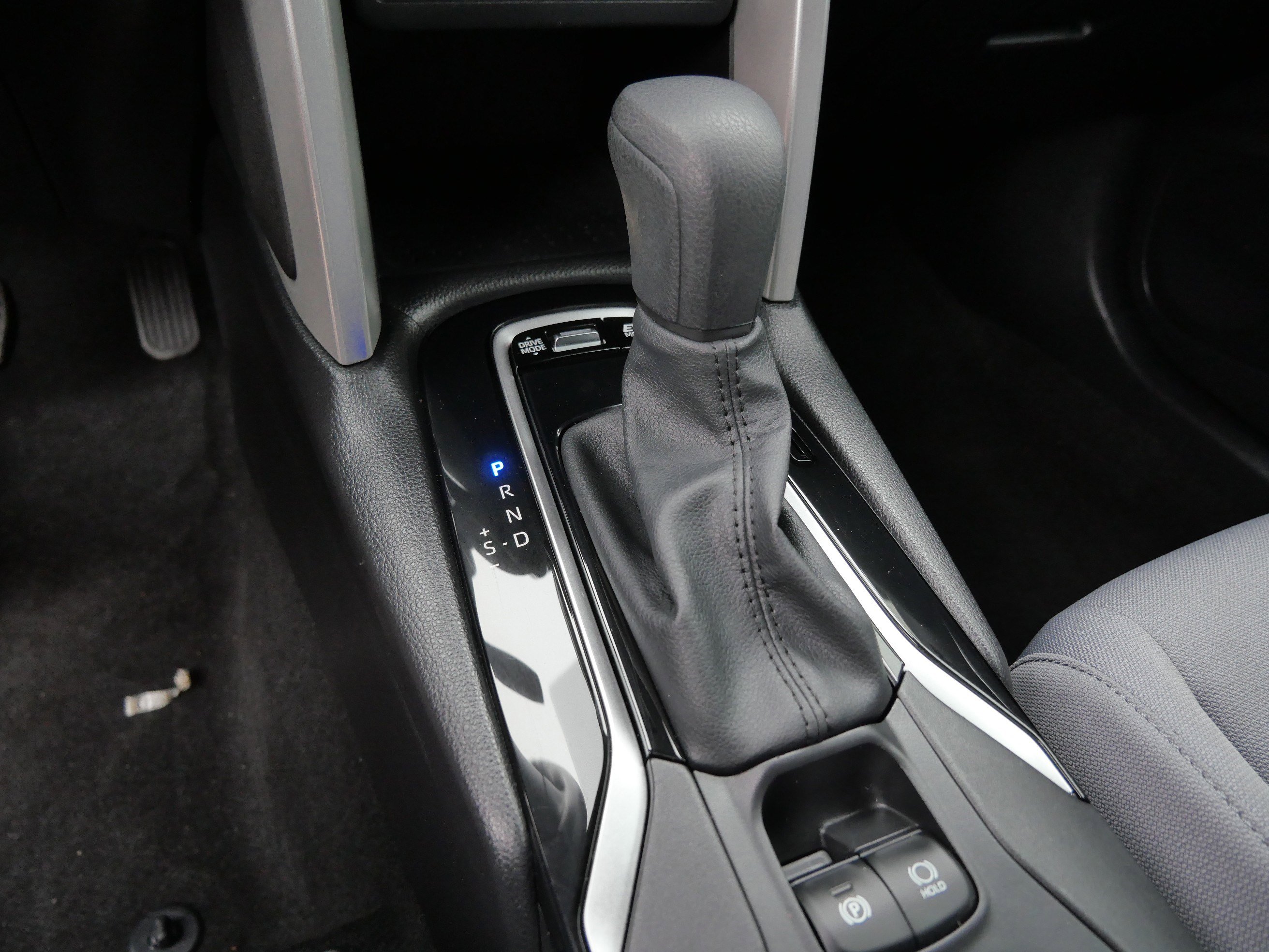 2024 Toyota Corolla Cross Hybrid S photo 22