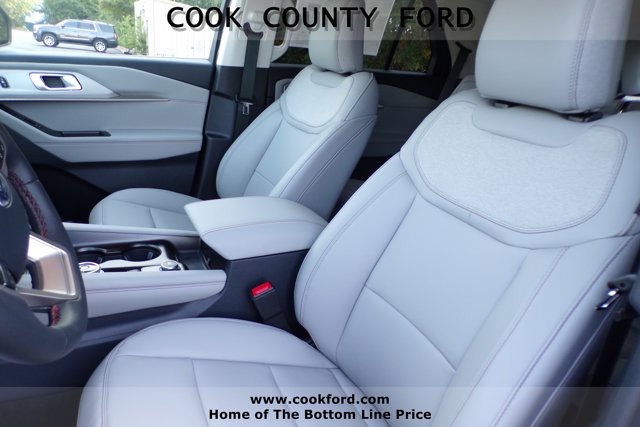 2025 Ford Explorer photo 15