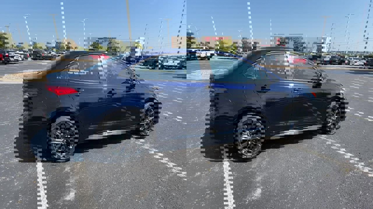 2025 Toyota Corolla SE photo 8