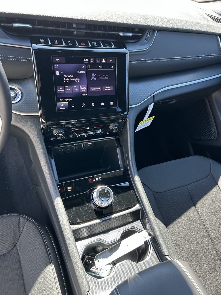 2025 Jeep Grand Cherokee Laredo X photo 19