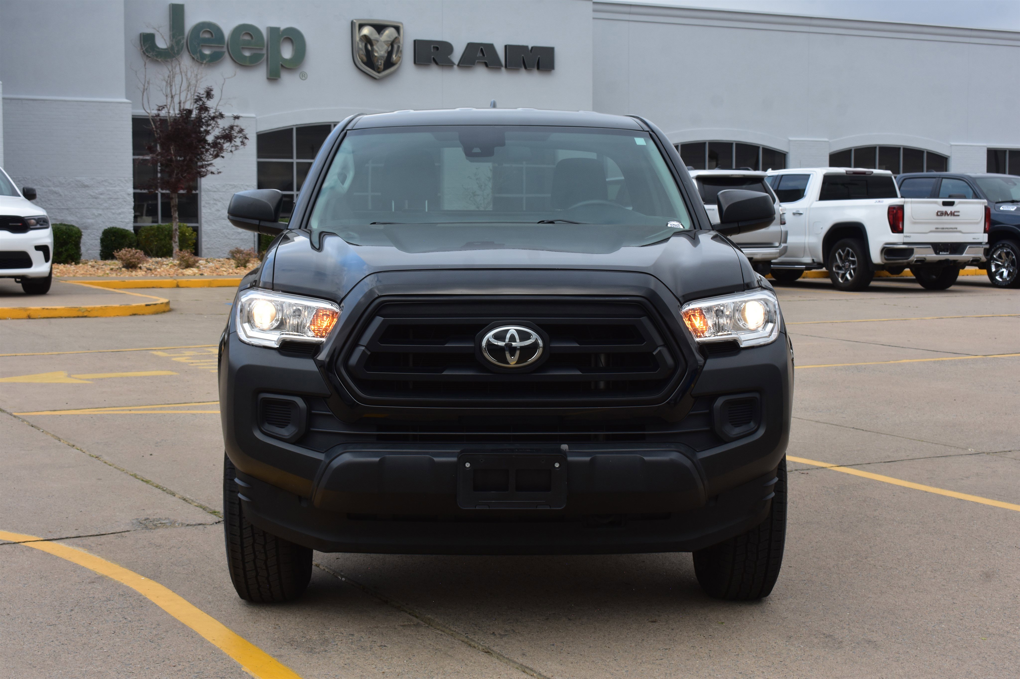 Used 2022 Toyota Tacoma SR with VIN 3TYRX5GN0NT039472 for sale in Little Rock