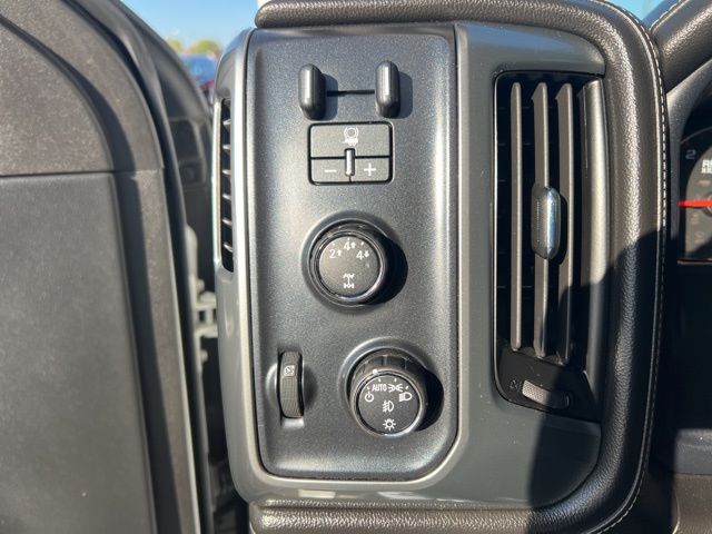 2015 Chevrolet Silverado 3500HD LTZ photo 14