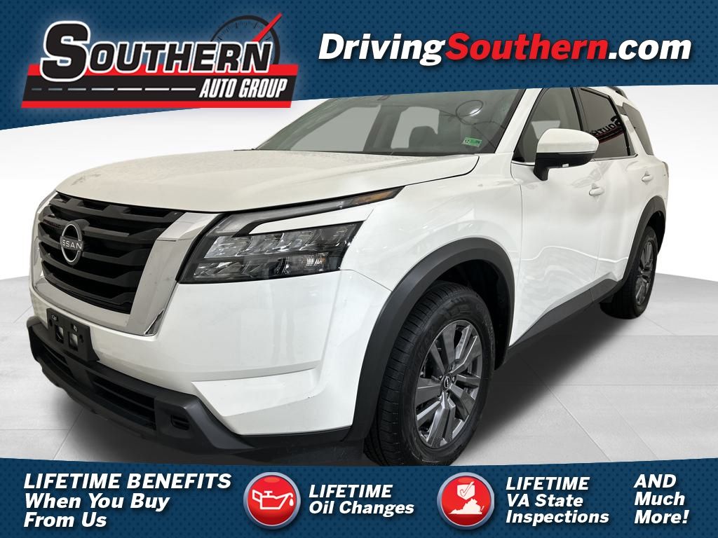 2025 Nissan Pathfinder SV's photo