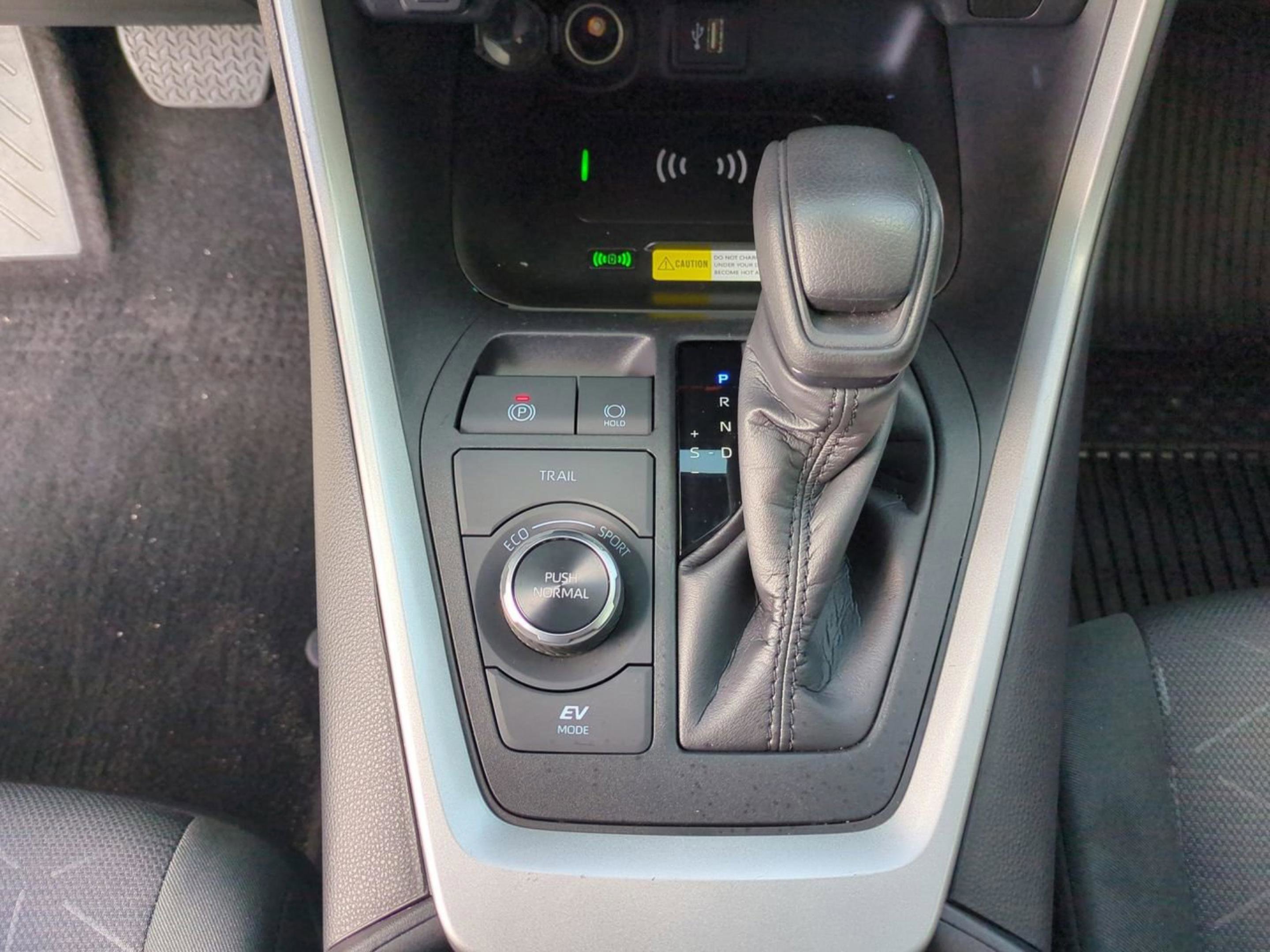 2024 Toyota RAV4 XLE photo 20