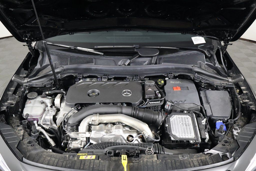 2025 Mercedes Benz GLA 250 photo 8