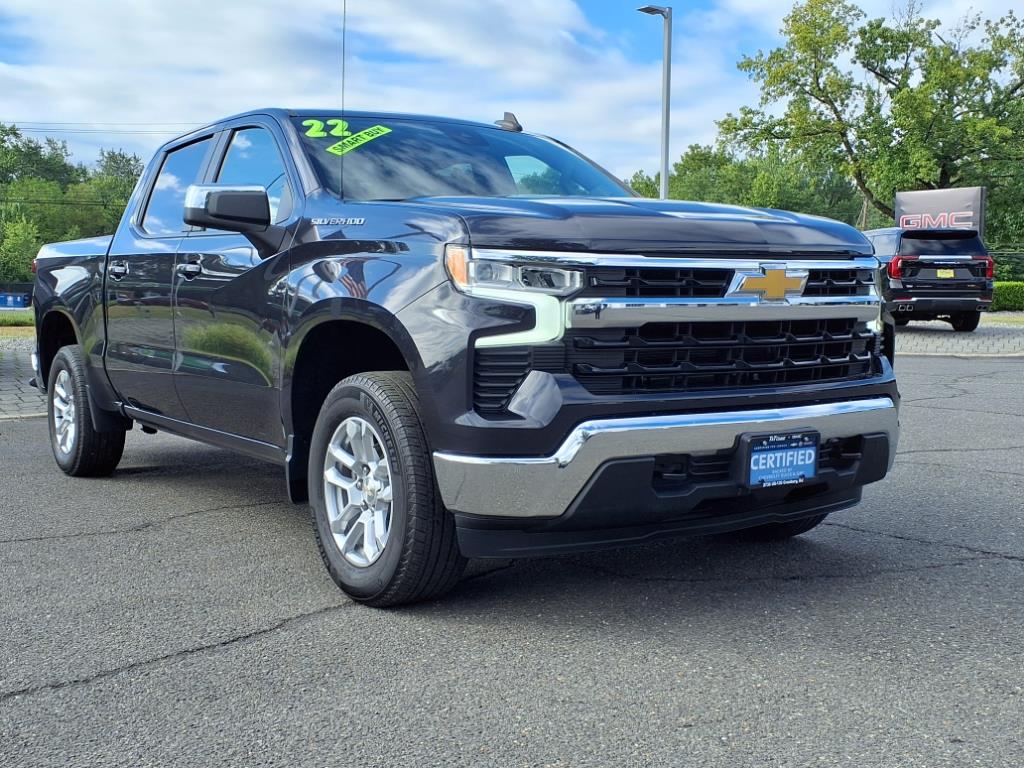 2022 Chevrolet Silverado 1500 LT photo 2