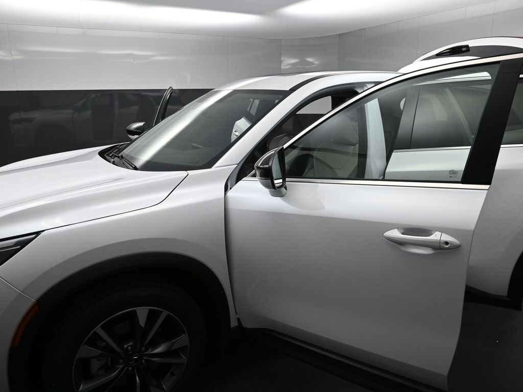 2026 Infiniti QX60 Pure photo 8