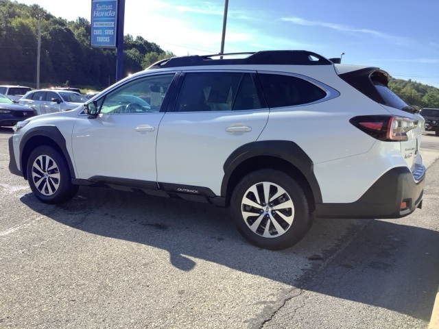 2024 Subaru Outback Premium photo 3