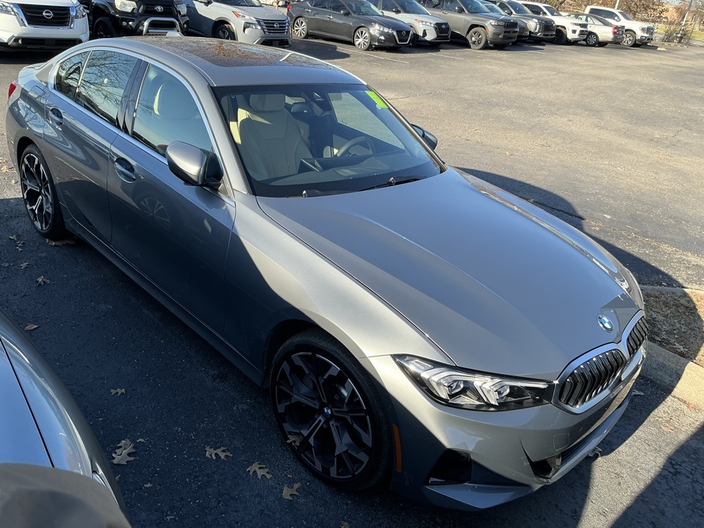 2025 BMW 3 Series 330i's photo