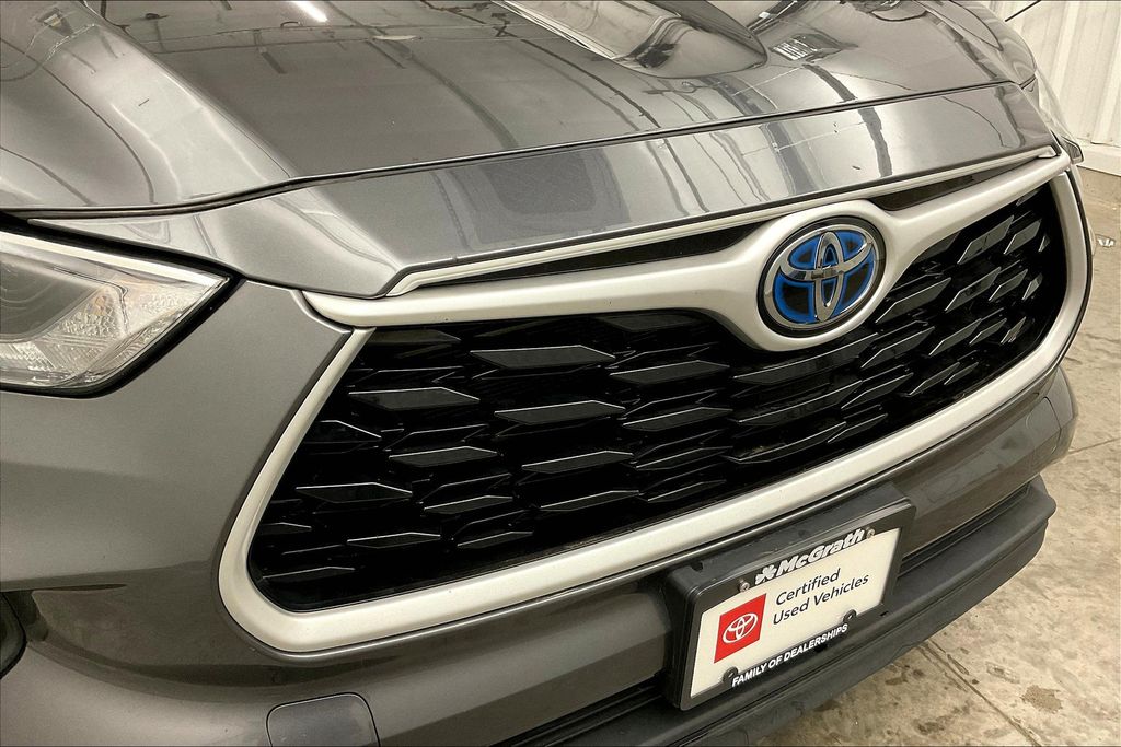 2021 Toyota Highlander Hybrid LE photo 27