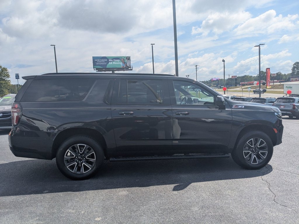 2022 Chevrolet Suburban Z71 photo 3