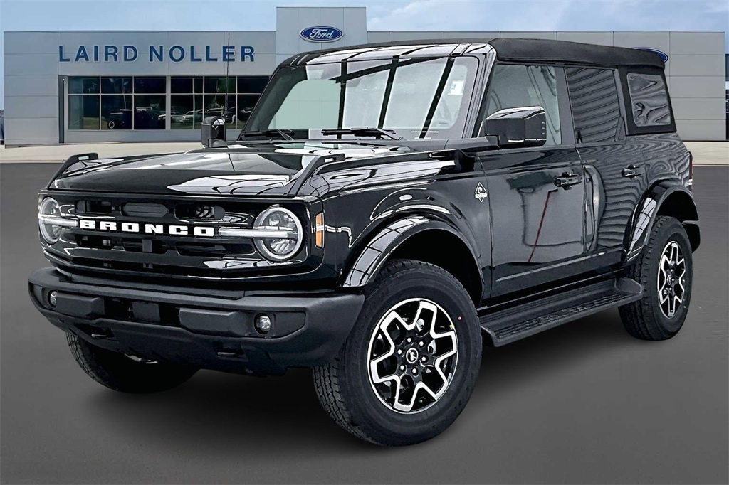 2025 Ford Bronco 4-Door Outer Banks's photo