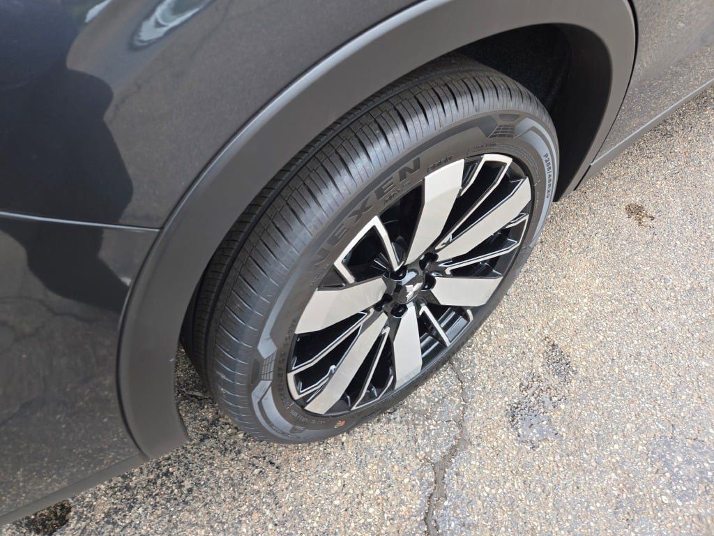 2025 Mitsubishi Outlander SE photo 5