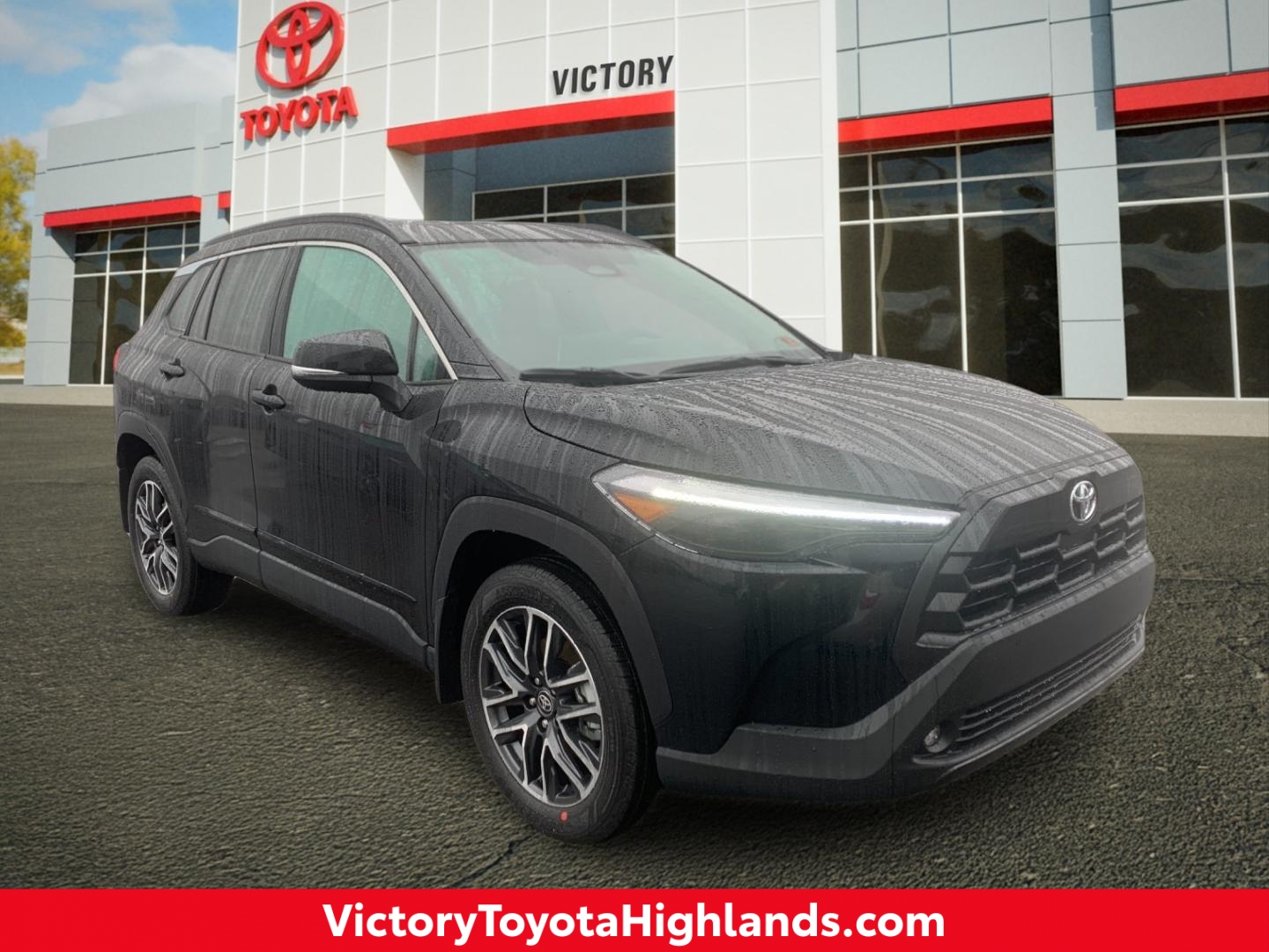 2026 Toyota Corolla Cross XLE's photo