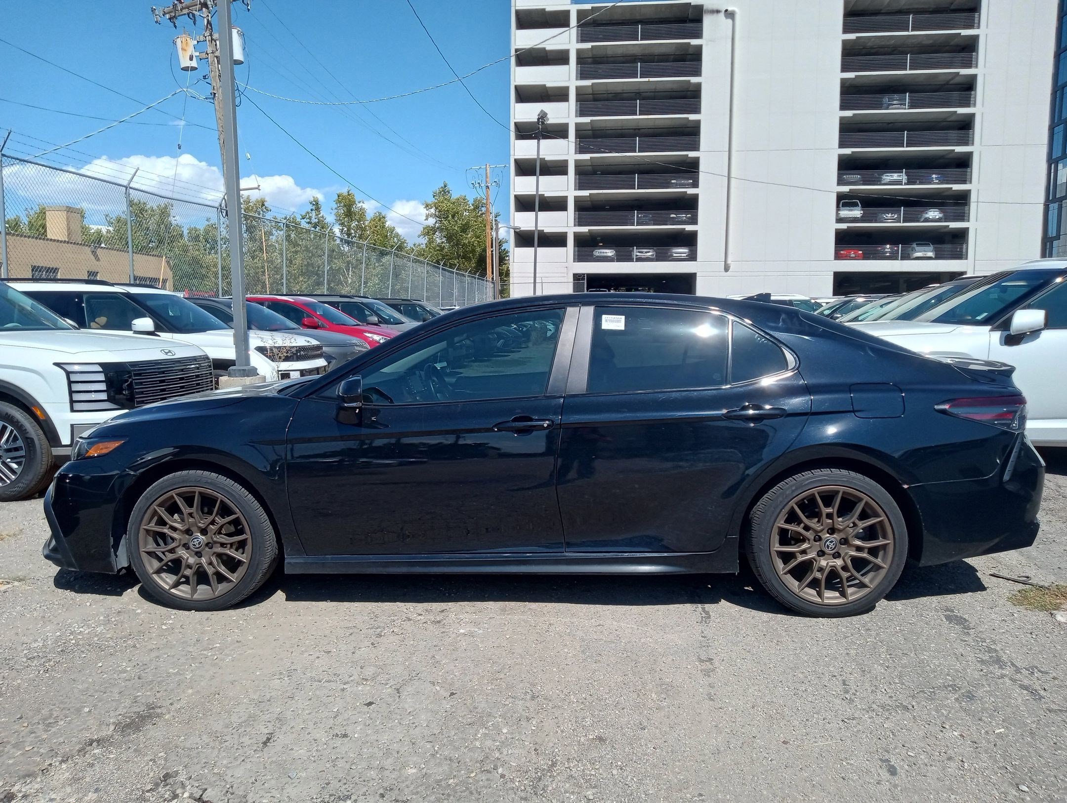 2023 Toyota Camry SE photo 6