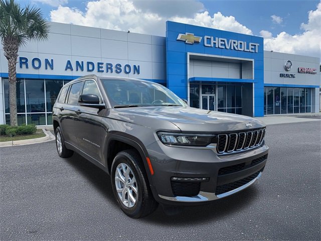 Used 2023 Gray Jeep Limited image 1