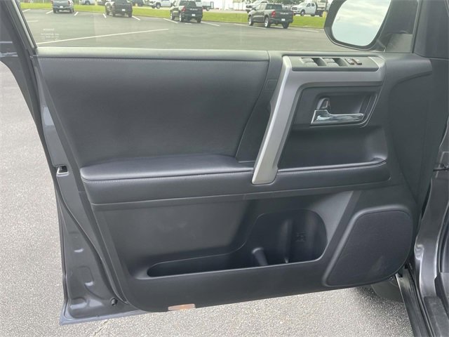2022 Toyota 4Runner SR5 Premium photo 15
