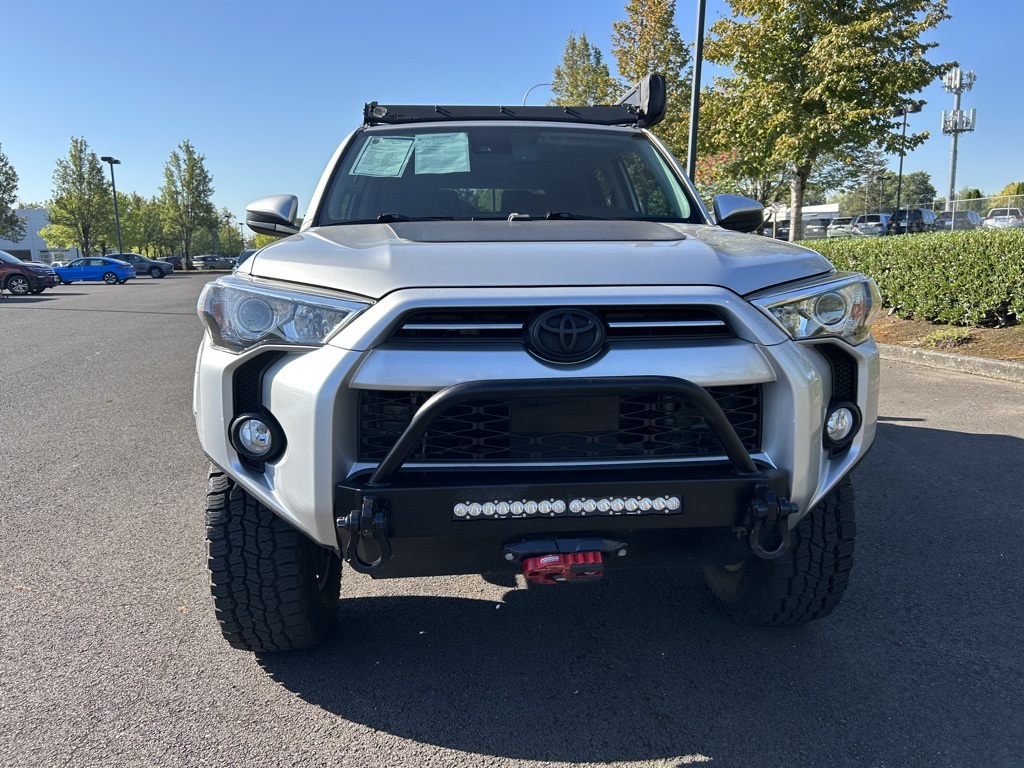 2020 Toyota 4Runner SR5 photo 3