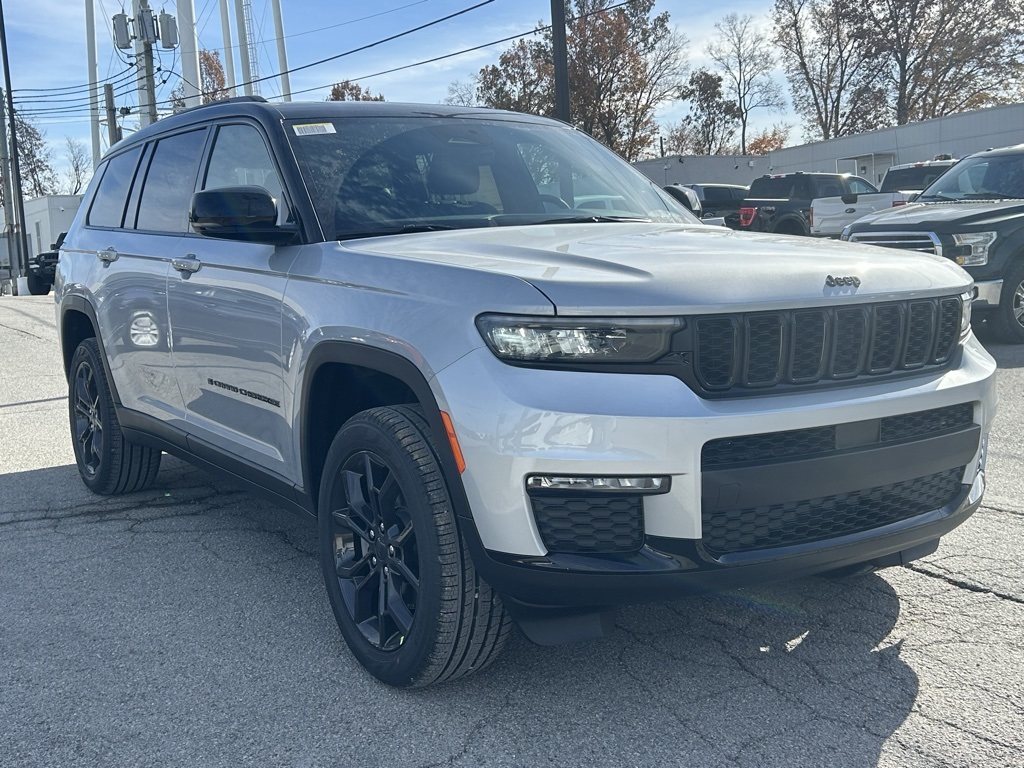 2025 Jeep Grand Cherokee Limited photo 4