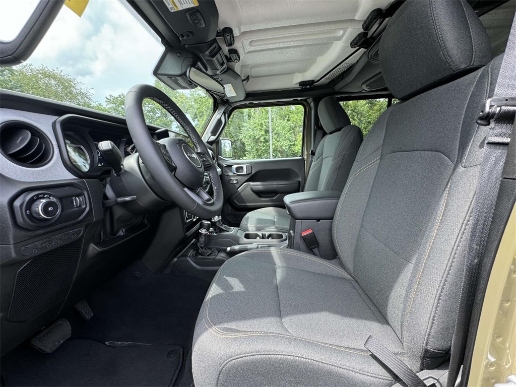 2025 Jeep Wrangler Unlimited Sport S photo 13