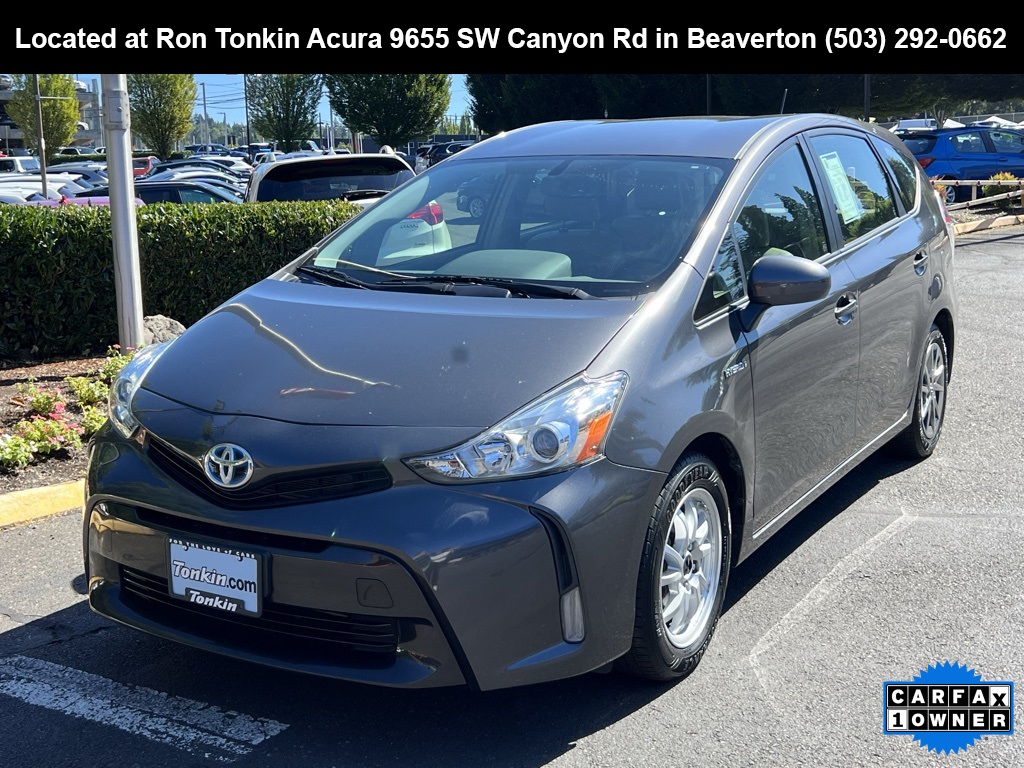 2017 Toyota Prius V Four photo 4