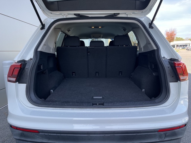 2019 Volkswagen Tiguan S photo 2